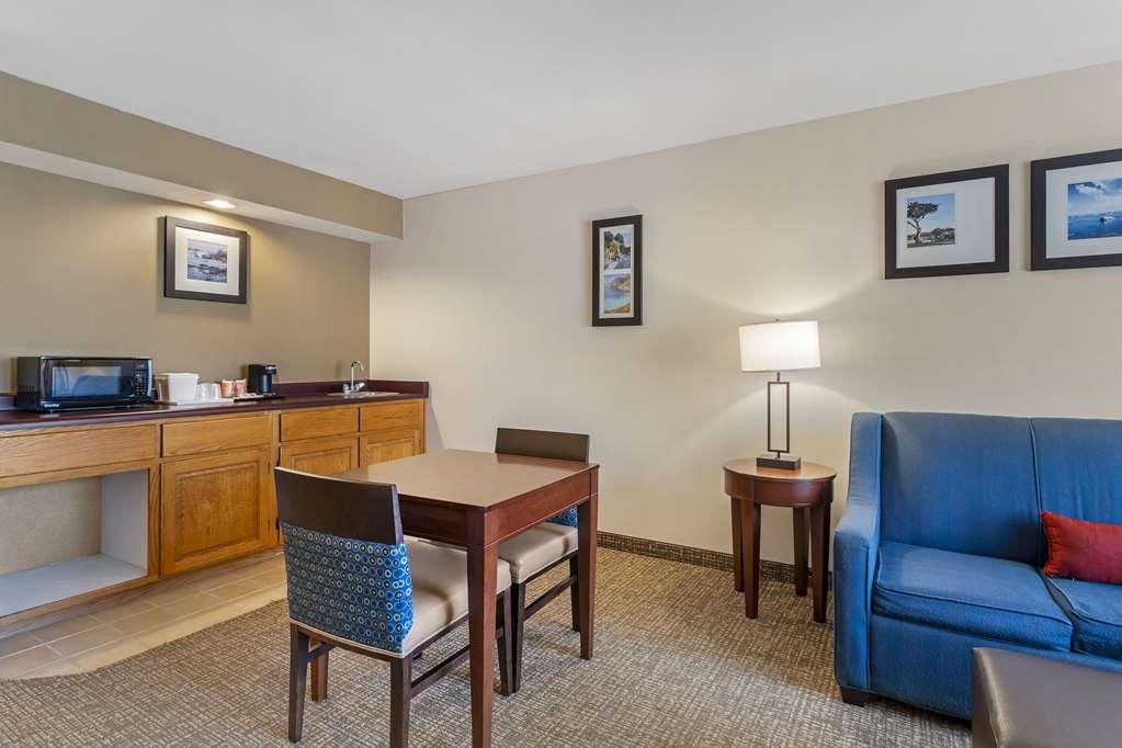 Comfort Inn Marina On The Monterey Bay Room photo
