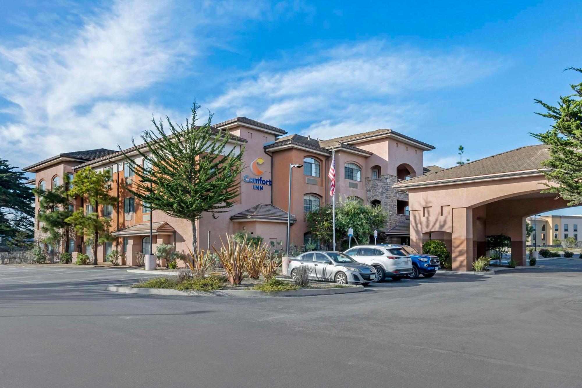 Comfort Inn Marina On The Monterey Bay Exterior photo
