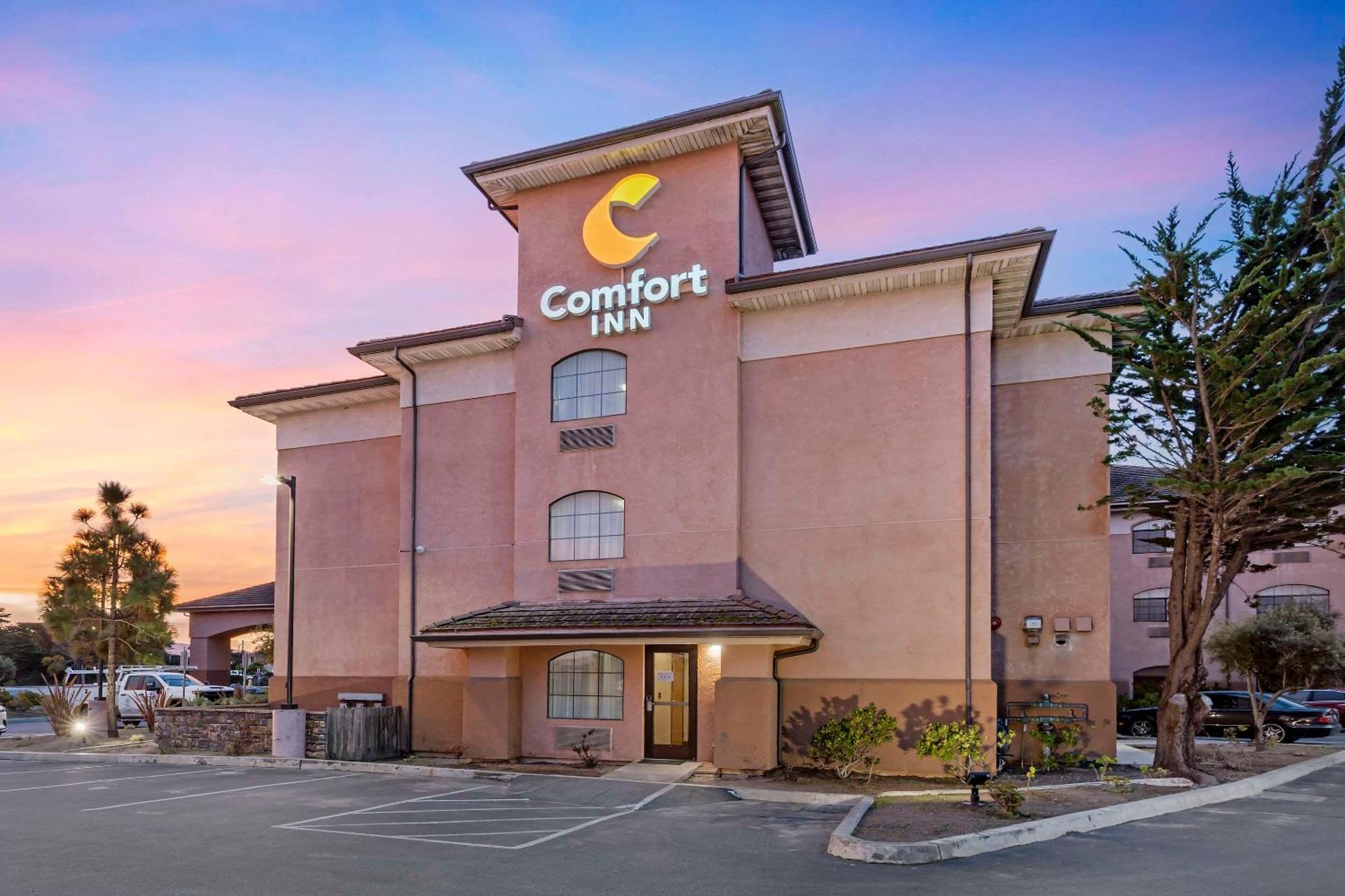Comfort Inn Marina On The Monterey Bay Exterior photo